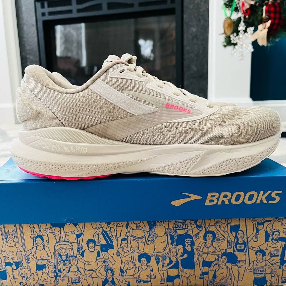 Brooks Adrenaline GTS 24 Women's 8 Grey/Coconut/Pink Support Running Shoes